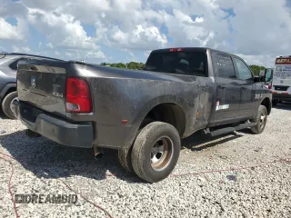 2018 Ram 3500 Tradesman z VIN 3C63RRGL9JG238912, wystawiony jako Copart lot #61131855 z przebiegiem 621 369 mil mil oraz Czysty tytuł • Clean title. Historia ofert i sprzedaży dostępna na DreamBid. Obrazek 3.