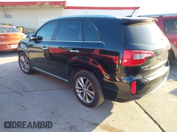 2014 Kia Sorento SX with VIN 5XYKW4A71EG540162, listed as a IAAI auction lot 41616809 with 175,041 mi miles. Bid and sale history available at carsss.com. Image 3.