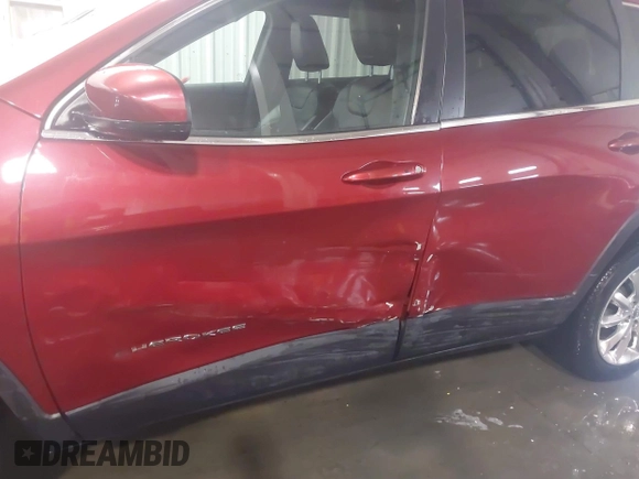 2015 Jeep Cherokee Limited with VIN 1C4PJLDS0FW585595, listed as a IAAI auction lot 41371621 with 102,108 mi miles and . Bid and sale history available at DreamBid. Image 6.
