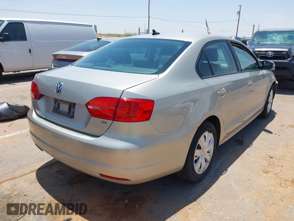 2014 Volkswagen Jetta SE with VIN 3VWD17AJ2EM314622, listed as a IAAI auction lot 42358394 with 105,654 mi miles and . Bid and sale history available at DreamBid. Image 4.