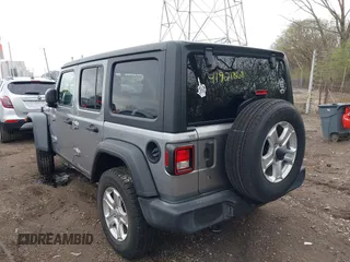 2020 Jeep Wrangler Unlimited Sport S z VIN 1C4HJXDN3LW115076, wystawiony jako IAAI lot #41921868 z przebiegiem 93 052 mil mil oraz . Historia ofert i sprzedaży dostępna na DreamBid. Obrazek 3.