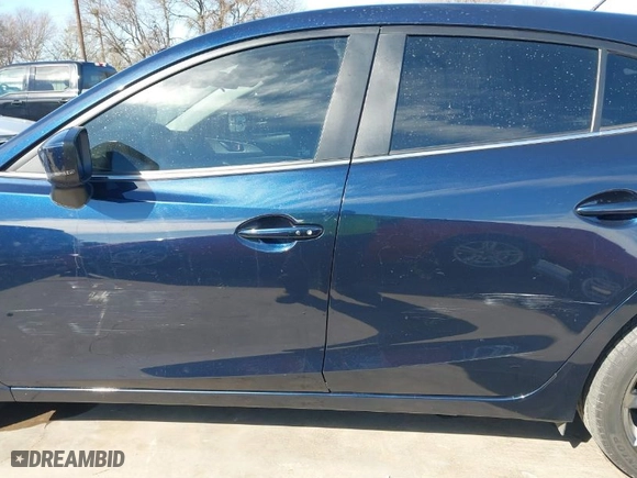 2018 Mazda Mazda3 5-Door Touring with VIN 3MZBN1L37JM272319, listed as a IAAI auction lot 41387550 with 21,376 mi miles. Bid and sale history available at carsss.com. Image 17.