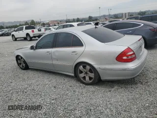 2006 Mercedes-Benz E 500 z VIN WDBUF70J76A883405, wystawiony jako Copart lot #58378925 z przebiegiem 117 433 mil mil oraz Szkoda całkowita • Salvage title. Historia ofert i sprzedaży dostępna na DreamBid. Obrazek 2.