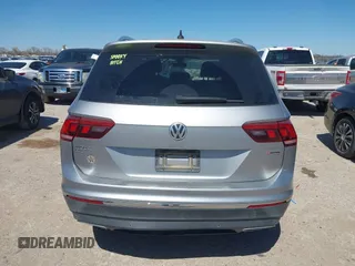 2019 Volkswagen Tiguan SEL Premium with VIN 3VV4B7AX5KM085435, listed as a IAAI auction lot 41839386 with 124,501 mi miles and . Bid and sale history available at DreamBid. Image 16.
