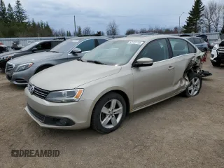 2013 Volkswagen Jetta Comfortline z VIN 3VWDL7AJ0DM247575, wystawiony jako Copart lot #53722715 z przebiegiem 256 015 mil mil oraz Szkoda całkowita • Salvage title. Historia ofert i sprzedaży dostępna na DreamBid. Obrazek 1.