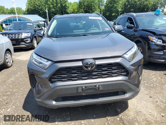2024 Toyota RAV4 XLE with VIN 2T3P1RFV0RC431189, listed as a Copart auction lot 64742685 with 26,934 mi miles and Clean title. Bid and sale history available at DreamBid. Image 5.