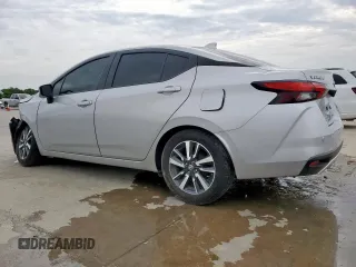 2021 Nissan Versa SV z VIN 3N1CN8EV8ML827953, wystawiony jako Copart lot #53162635 z przebiegiem 110 061 mil mil oraz Szkody całkowita. Historia ofert i sprzedaży dostępna na DreamBid. Obrazek 2.