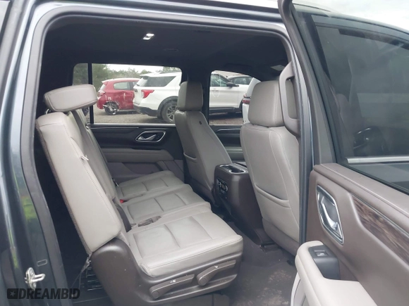 2021 Chevrolet Suburban LT with VIN 1GNSCCKD9MR266207, listed as a IAAI auction lot 41731079 with 107,761 mi miles. Bid and sale history available at carsss.com. Image 8.