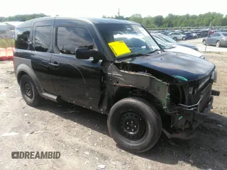 2005 Honda Element LX z VIN 5J6YH17385L017887, wystawiony jako IAAI lot #42264670 z przebiegiem 217 032 mil mil oraz . Historia ofert i sprzedaży dostępna na DreamBid. Obrazek 1.