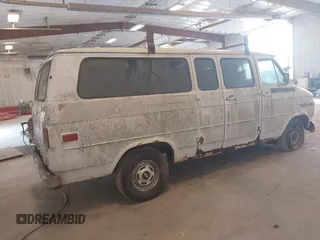 1992 Chevrolet Chevy Van z VIN 2GCEG25Z3N4144138, wystawiony jako IAAI lot #42389578 z przebiegiem 129 513 mil mil oraz . Historia ofert i sprzedaży dostępna na DreamBid. Obrazek 4.