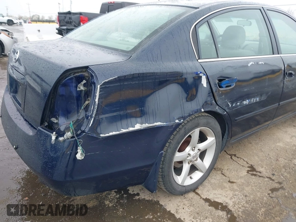 2005 Nissan Altima 3.5 SE with VIN 1N4BL11D65N406405, listed as a IAAI auction lot 41913724 with 236,756 mi miles. Bid and sale history available at carsss.com. Image 13.