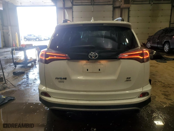 2018 Toyota RAV4 SE with VIN JTMJFREV8JD242461, listed as a Copart auction lot 43917985 with 40,821 mi miles and Salvage Title. Bid and sale history available at carsss.com. Image 6.
