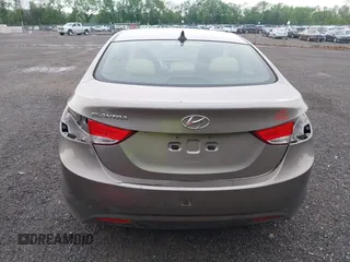 2012 Hyundai Elantra Limited z VIN 5NPDH4AE4CH101447, wystawiony jako IAAI lot #42293492 z przebiegiem 211 189 mil mil oraz . Historia ofert i sprzedaży dostępna na DreamBid. Obrazek 6.