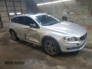 2016 Volvo V60 Cross Country T5 with VIN YV4612HK6G1008209, listed as a Copart auction lot 86145584 with 180,340 mi miles and Salvage Title. Bid and sale history available at carsss.com. Image 4.