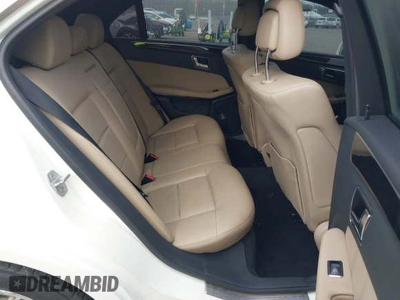 2011 Mercedes-Benz E-Class E 350 Luxury with VIN WDDHF8HB8BA385414, listed as a IAAI auction lot 41660725 with 1 mi miles. Bid and sale history available at carsss.com. Image 8.