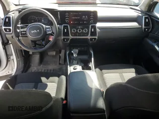 2023 Kia Sorento LX z VIN 5XYRGDLC3PG242057, wystawiony jako Copart lot #50510525 z przebiegiem 19 008 mil mil oraz Szkoda całkowita • Salvage title. Historia ofert i sprzedaży dostępna na DreamBid. Obrazek 8.
