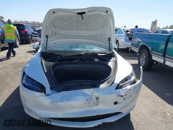 2024 Tesla Model 3 with VIN 5YJ3E1EA7RF812528, listed as a IAAI auction lot 40648421 with 3,231 mi miles. Bid and sale history available at carsss.com. Image 12.