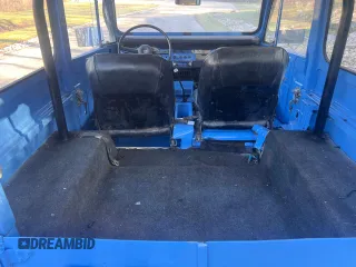 1974 Toyota Land Cruiser z VIN FJ40166015, wystawiony jako Copart lot #53980365 z przebiegiem 239 mil mil oraz Czysty tytuł • Clean title. Historia ofert i sprzedaży dostępna na DreamBid. Obrazek 6.