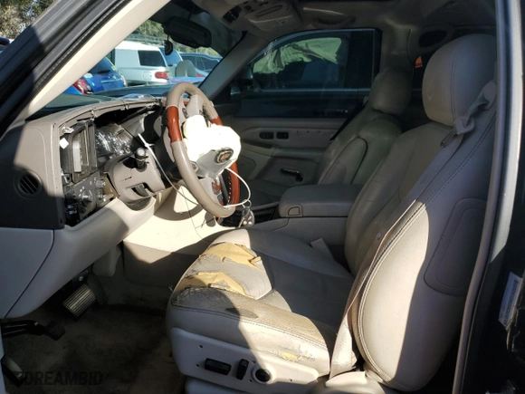 2005 Cadillac Escalade with VIN 1GYEC63N55R201378, listed as a Copart auction lot 87163704 with 153,771 mi miles and Salvage Title. Bid and sale history available at carsss.com. Image 7.