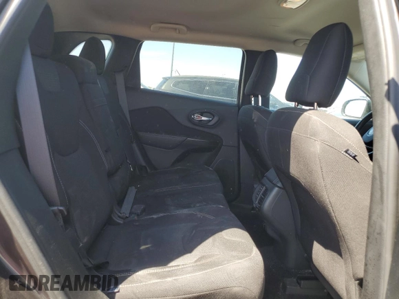 2016 Jeep Cherokee Latitude z VIN 1C4PJLCB6GW113825, wystawiony jako Copart lot #53894565 z przebiegiem 261 674 mil mil oraz Szkoda całkowita • Salvage title. Historia ofert i sprzedaży dostępna na DreamBid. Obrazek 11.