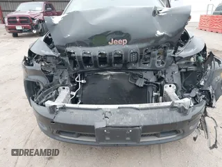 2017 Jeep Cherokee Latitude с VIN 1C4PJLCB5HW535750, выставлен на аукционе IAAI как лот 41296212 с пробегом 174 204 миль миль и . История ставок и продаж доступна на DreamBid. Изображение 6.