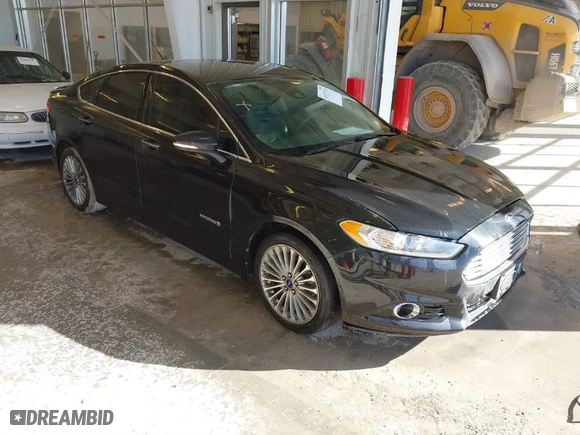 2014 Ford Fusion Titanium Hybrid with VIN 3FA6P0RU1ER290290, listed as a IAAI auction lot 41671735 with 207,405 mi miles. Bid and sale history available at carsss.com. Image 1.