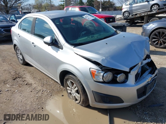 2014 Chevrolet Sonic LT с VIN 1G1JC5SH4E4152805, выставлен на аукционе IAAI как лот 41923555 с пробегом 180 068 миль миль и . История ставок и продаж доступна на DreamBid. Изображение 1.