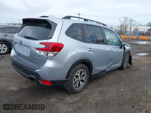2021 Subaru Forester Premium with VIN JF2SKAFC1MH547703, listed as a IAAI auction lot 41902099 with 8,101 mi miles. Bid and sale history available at carsss.com. Image 4.