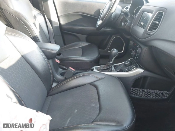2019 Jeep Compass Latitude with VIN 3C4NJDBB9KT828935, listed as a IAAI auction lot 41865492 with 102,744 mi miles. Bid and sale history available at carsss.com. Image 5.