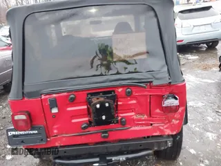 2000 Jeep Wrangler SE с VIN 1J4FA29P2YP778588, выставлен на аукционе IAAI как лот 41407892 с пробегом 126 372 миль миль и . История ставок и продаж доступна на DreamBid. Изображение 16.