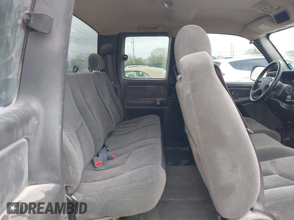 2004 Chevrolet Silverado 1500 Work Truck with VIN 2GCEC19T941193338, listed as a IAAI auction lot 41904989 with 147,616 mi miles. Bid and sale history available at carsss.com. Image 8.