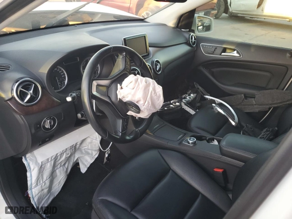 2014 Mercedes-Benz B-Class with VIN WDDVP9AB0EJ001291, listed as a Copart auction lot 81073134 with 0 mi miles and Salvage Title. Bid and sale history available at carsss.com. Image 8.