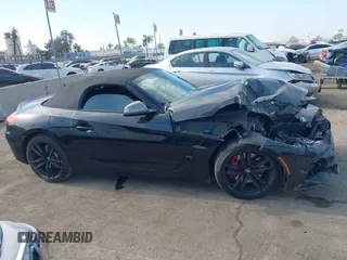 2022 BMW Z4 sDriveM40i with VIN WBAHF9C08NWX88691, listed as a IAAI auction lot 40983519 with 11,108 mi miles. Bid and sale history available at carsss.com. Image 13.