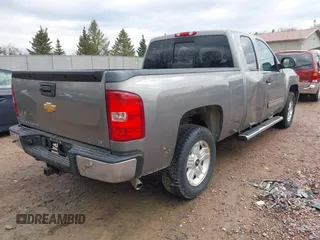 2012 Chevrolet Silverado 1500 LT with VIN 1GCRKSE76CZ228698, listed as a IAAI auction lot 42092011 with 184,322 mi miles. Bid and sale history available at carsss.com. Image 4.