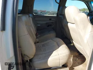 2002 Chevrolet Suburban LS with VIN 3GNEC16Z72G205717, listed as a IAAI auction lot 41700921 with 1 mi miles. Bid and sale history available at carsss.com. Image 8.