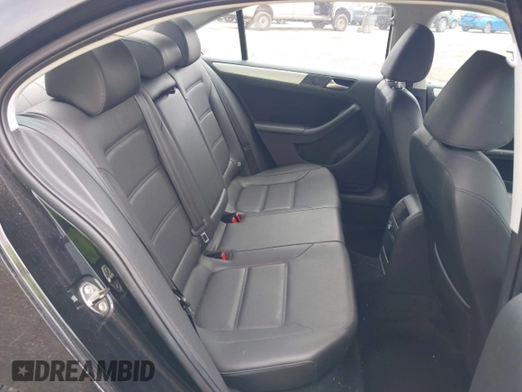2013 Volkswagen Jetta SE with VIN 3VWDP7AJ6DM353839, listed as a IAAI auction lot 42237690 with 77,399 mi miles and . Bid and sale history available at DreamBid. Image 8.