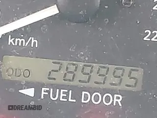 2001 Toyota Camry LE z VIN 4T1BF28K71U127407, wystawiony jako IAAI lot #42247606 z przebiegiem 289 995 mil mil oraz . Historia ofert i sprzedaży dostępna na DreamBid. Obrazek 15.