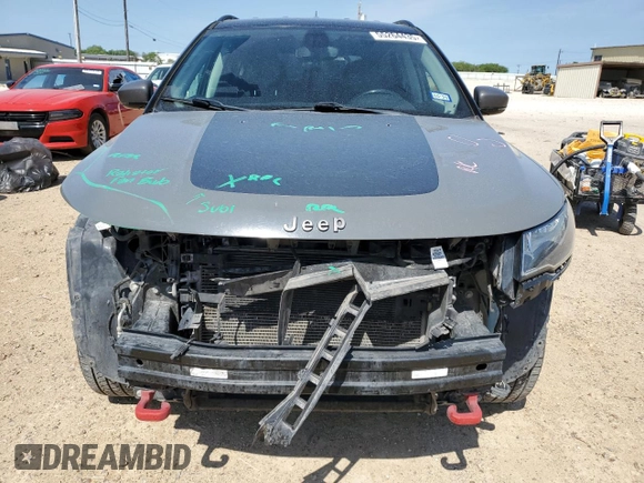 2020 Jeep Compass Trailhawk z VIN 3C4NJDDB7LT118589, wystawiony jako Copart lot #55264435 z przebiegiem 96 330 mil mil oraz Szkoda całkowita • Salvage title. Historia ofert i sprzedaży dostępna na DreamBid. Obrazek 5.