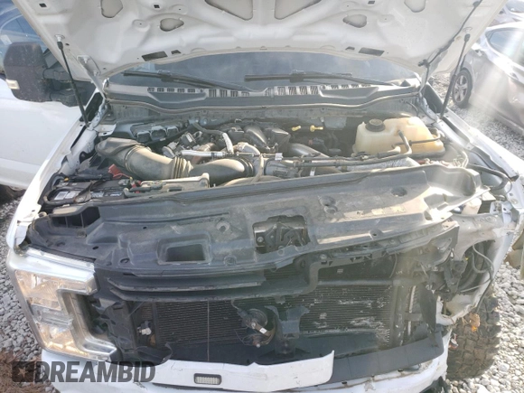 2018 Ford F-350 XL z VIN 1FTRF3DT9JEB35526, wystawiony jako Copart lot #37557924 z przebiegiem 151 676 mil mil oraz Szkoda całkowita • Salvage title. Historia ofert i sprzedaży dostępna na DreamBid. Obrazek 11.