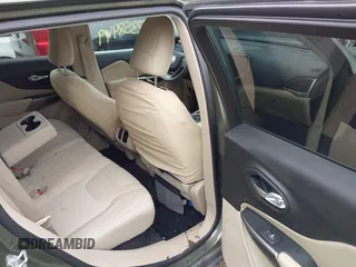 2020 Jeep Cherokee Latitude z VIN 1C4PJMCB5LD636295, wystawiony jako IAAI lot #42358449 z przebiegiem 103 478 mil mil oraz . Historia ofert i sprzedaży dostępna na DreamBid. Obrazek 8.