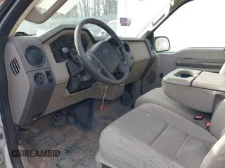 2008 Ford F-250 XL z VIN 1FTNF20598EE50997, wystawiony jako IAAI lot #41509936 z przebiegiem 116 485 mil mil oraz . Historia ofert i sprzedaży dostępna na DreamBid. Obrazek 5.
