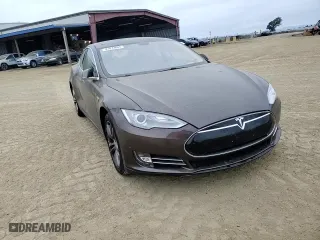 2014 Tesla Model S 60 kWh Battery with VIN 5YJSA1H17EFP32725, listed as a Copart auction lot 87813665 with 0 mi miles and Salvage Title. Bid and sale history available at carsss.com. Image 11.