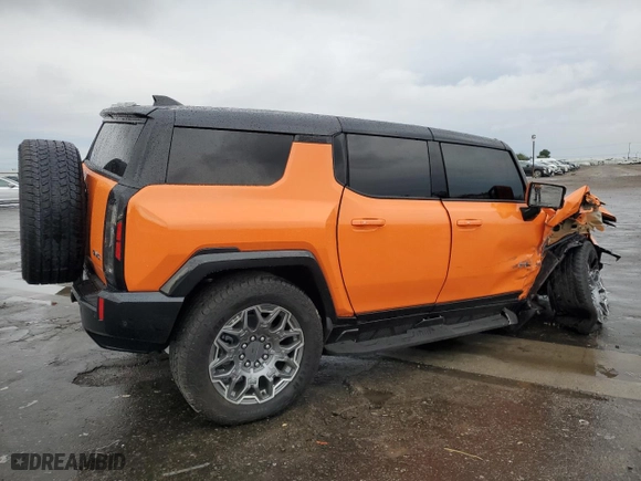 2024 GMC HUMMER EV SUV 3X with VIN 1GKB0RDC6RU107095, listed as a Copart auction lot 82655324 with NaN miles and Salvage Title. Bid and sale history available at carsss.com. Image 3.