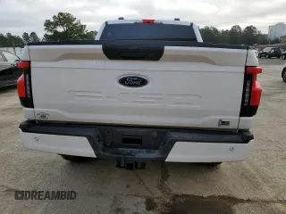 2023 Ford F-150 Lightning Pro z VIN 1FTVW1ELXPWG63466, wystawiony jako Copart lot #43397005 z przebiegiem 8 852 mil mil oraz Szkoda całkowita • Salvage title. Historia ofert i sprzedaży dostępna na DreamBid. Obrazek 6.