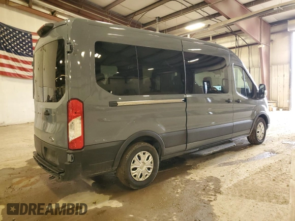 2022 Ford Transit Passenger XL z VIN 1FBAX2C83NKA79919, wystawiony jako Copart lot #50464935 z przebiegiem 33 373 mil mil oraz Czysty tytuł • Clean title. Historia ofert i sprzedaży dostępna na DreamBid. Obrazek 3.