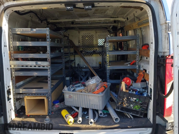 2016 Ford Transit Cargo z VIN 1FTYR1ZM5GKA69902, wystawiony jako IAAI lot #41706401 z przebiegiem 179 319 mil mil oraz . Historia ofert i sprzedaży dostępna na DreamBid. Obrazek 8.