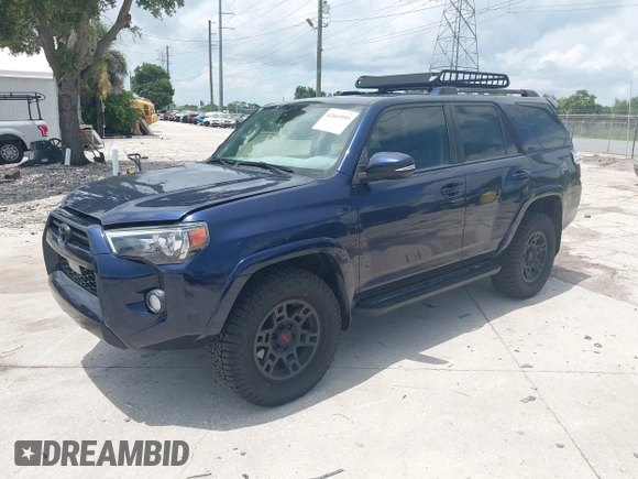2020 Toyota 4Runner SR5 with VIN JTEBU5JR1L5826933, listed as a IAAI auction lot 42665995 with 53,963 mi miles and . Bid and sale history available at DreamBid. Image 2.