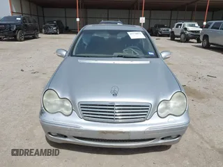 2003 Mercedes-Benz C 240 z VIN WDBRF81J13F377061, wystawiony jako IAAI lot #41770022 z przebiegiem 108 817 mil mil oraz . Historia ofert i sprzedaży dostępna na DreamBid. Obrazek 12.