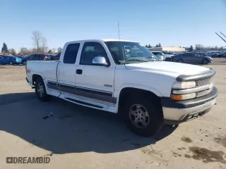 1999 Chevrolet Silverado 1500 LT with VIN 1GCEK19T9XE190106, listed as a Copart auction lot 45158235 with 300,786 mi miles and Salvage Title. Bid and sale history available at carsss.com. Image 4.