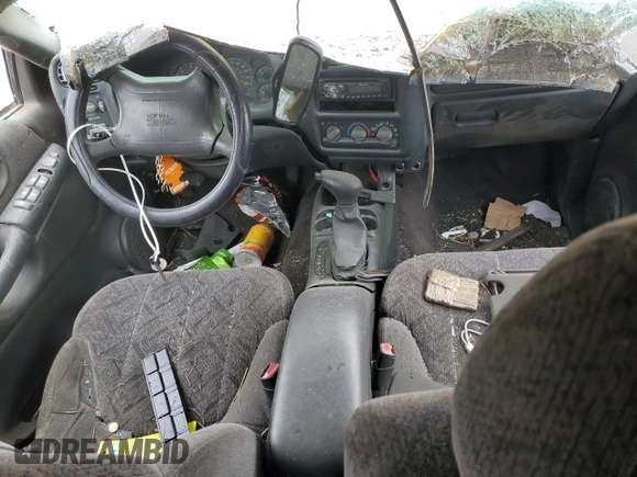 1998 GMC Jimmy SLT with VIN 1GKDT13W1W2540604, listed as a Copart auction lot 44431915 with Not Provided miles and Non Repairable. Bid and sale history available at carsss.com. Image 8.